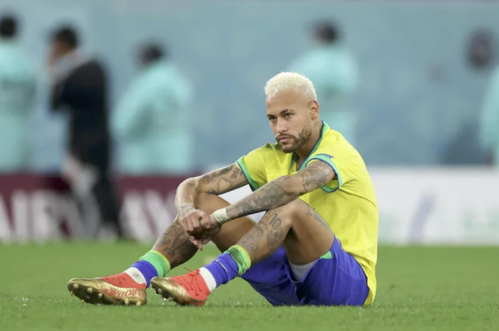 乐竟平台 -巴塞罗那发布备战花絮；集结日遗憾出局；全明星赛任务艰巨；团队化学反应显著(巴塞罗那比赛)